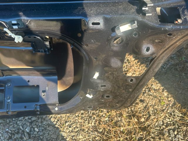 bontott VW GOLF V Csomagtérajtó (Üres lemez)