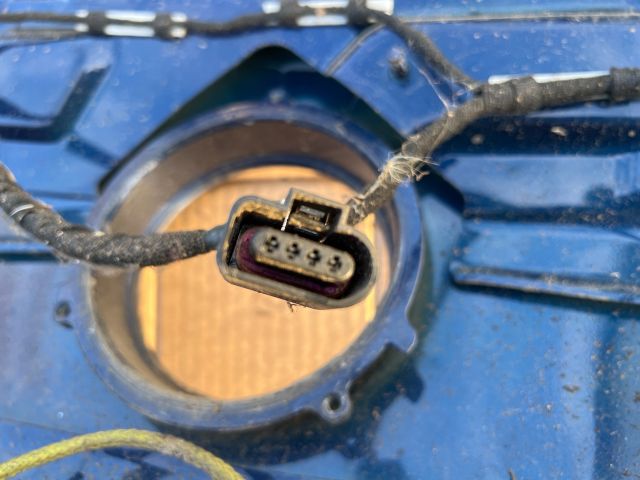 bontott VW GOLF V Csomagtérajtó (Üres lemez)