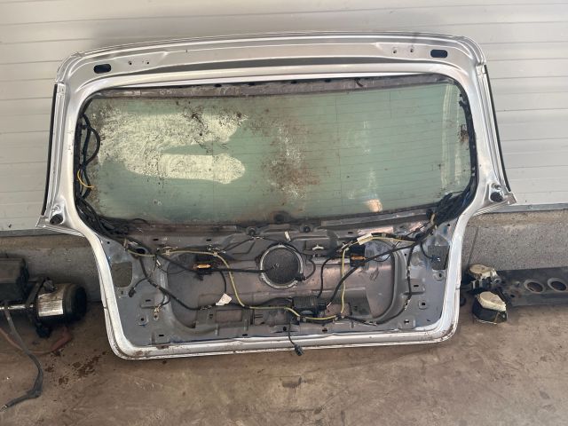 bontott VW GOLF V Csomagtérajtó (Üres lemez)