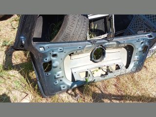 bontott VW GOLF V Csomagtérajtó (Üres lemez)