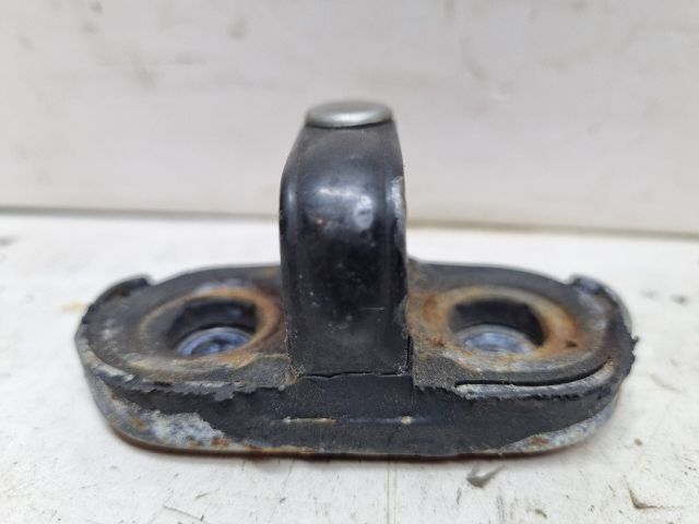 bontott VW GOLF V Csomagtérajtó Ütköző