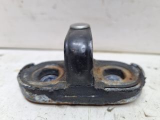 bontott VW GOLF V Csomagtérajtó Ütköző