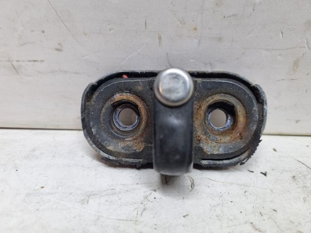 bontott VW GOLF V Csomagtérajtó Ütköző