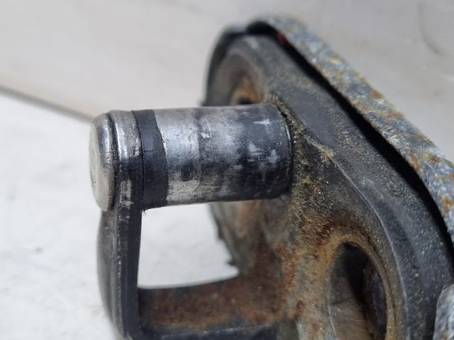 bontott VW GOLF V Csomagtérajtó Ütköző