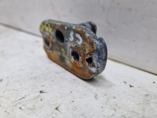 bontott VW GOLF V Csomagtérajtó Ütköző