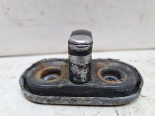 bontott VW GOLF V Csomagtérajtó Ütköző