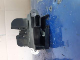 bontott VW GOLF V Csomagtérajtó Zárszerkezet