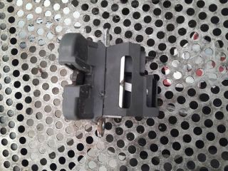 bontott VW GOLF V Csomagtérajtó Zárszerkezet