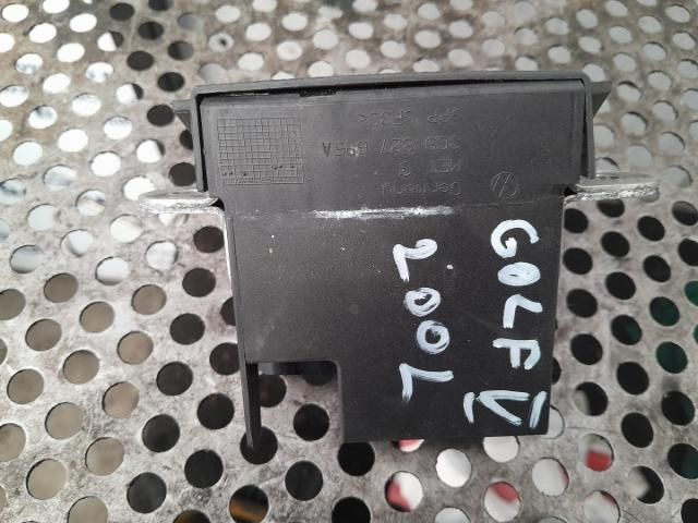 bontott VW GOLF V Csomagtérajtó Zárszerkezet