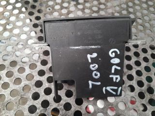 bontott VW GOLF V Csomagtérajtó Zárszerkezet