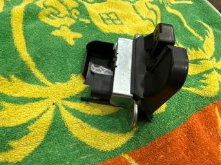 bontott VW GOLF V Csomagtérajtó Zárszerkezet