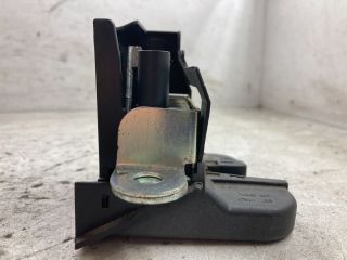 bontott VW GOLF V Csomagtérajtó Zárszerkezet