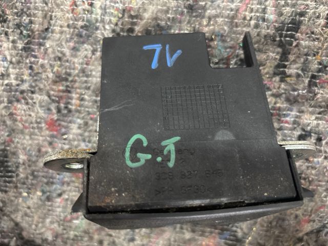 bontott VW GOLF V Csomagtérajtó Zárszerkezet