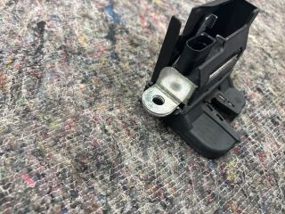 bontott VW GOLF V Csomagtérajtó Zárszerkezet