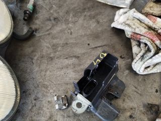 bontott VW GOLF V Csomagtérajtó Zárszerkezet