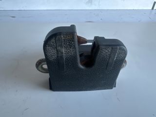 bontott VW GOLF V Csomagtérajtó Zárszerkezet