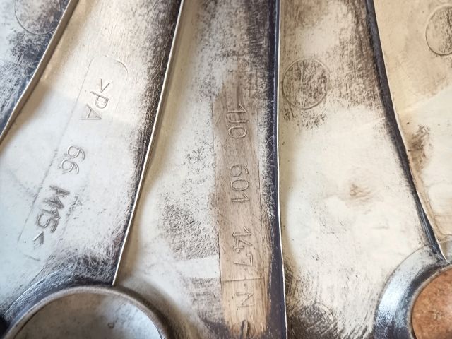 bontott VW GOLF V Dísztárcsa Pár