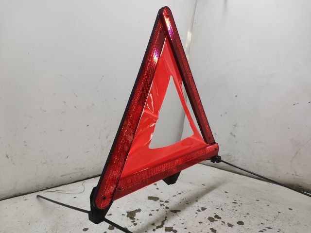 bontott VW GOLF V Elakadásjelző Háromszög