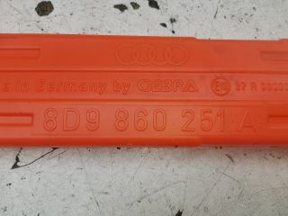 bontott VW GOLF V Elakadásjelző Háromszög