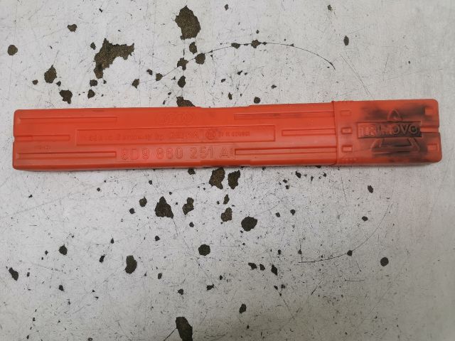 bontott VW GOLF V Elakadásjelző Háromszög