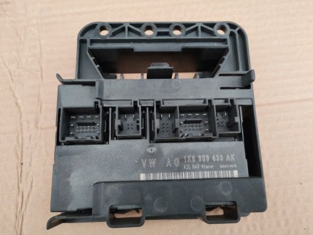 bontott VW GOLF V Elektronika (Magában)