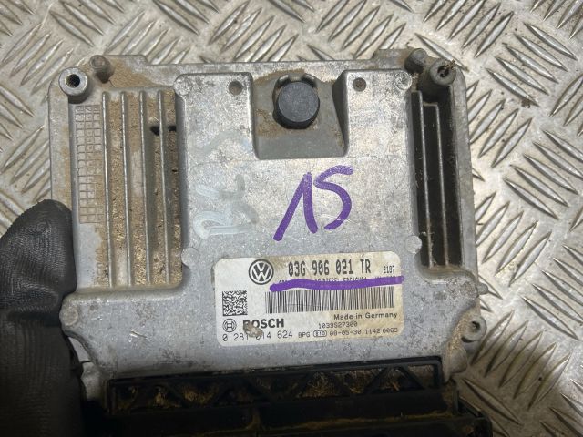 bontott VW GOLF V Elektronika (Magában)