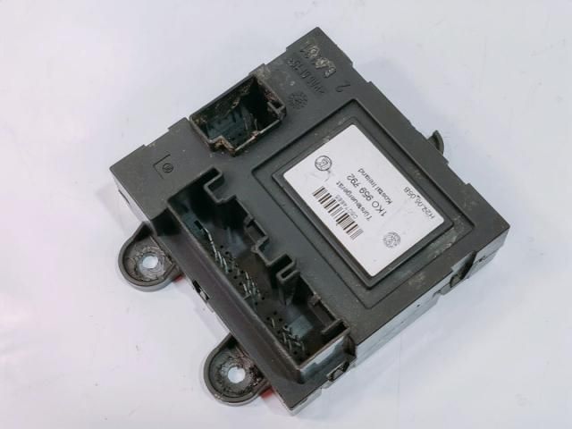 bontott VW GOLF V Elektronika (Magában)