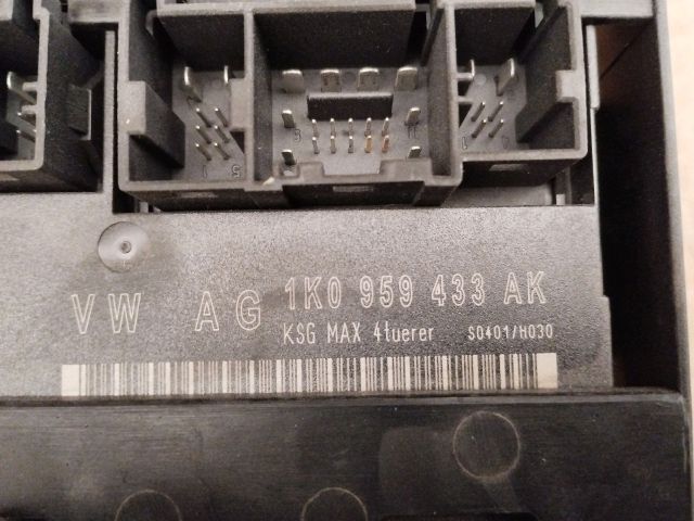 bontott VW GOLF V Elektronika (Magában)