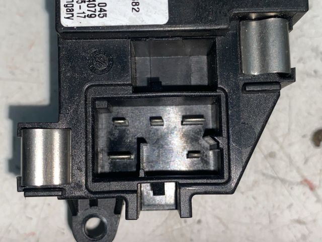 bontott VW GOLF V Előtét Ellenállás Fűtőmotor