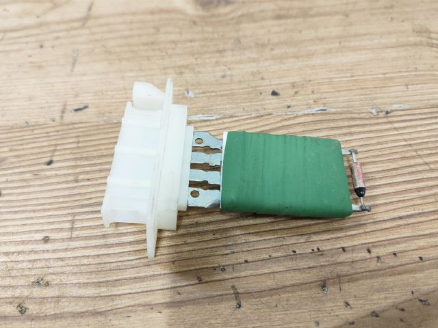 bontott VW GOLF V Előtét Ellenállás Fűtőmotor