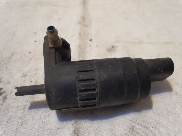 bontott VW GOLF V Első Ablakmosó Szivattyú