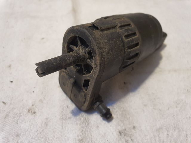 bontott VW GOLF V Első Ablakmosó Szivattyú