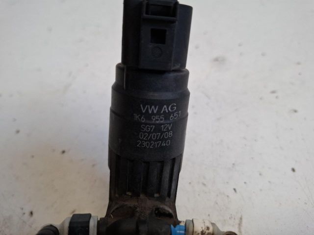 bontott VW GOLF V Első Ablakmosó Szivattyú