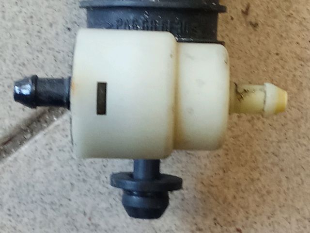 bontott VW GOLF V Első Ablakmosó Szivattyú