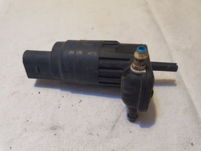 bontott VW GOLF V Első Ablakmosó Szivattyú