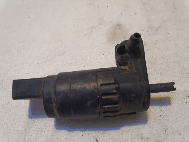 bontott VW GOLF V Első Ablakmosó Szivattyú