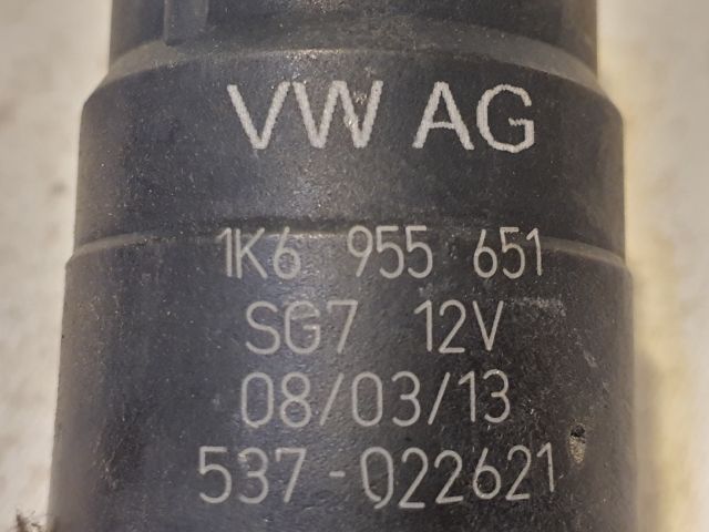 bontott VW GOLF V Első Ablakmosó Szivattyú