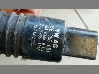 bontott VW GOLF V Első Ablakmosó Szivattyú