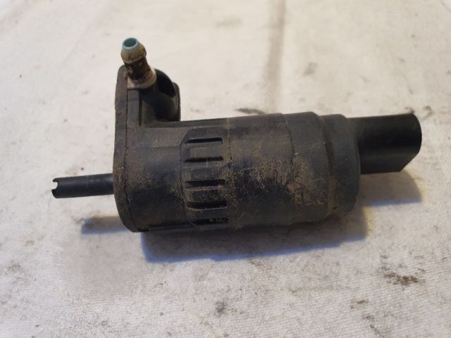 bontott VW GOLF V Első Ablakmosó Szivattyú