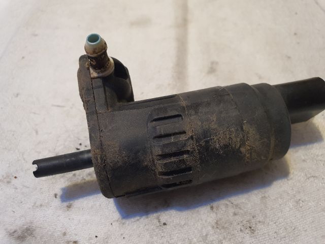 bontott VW GOLF V Első Ablakmosó Szivattyú