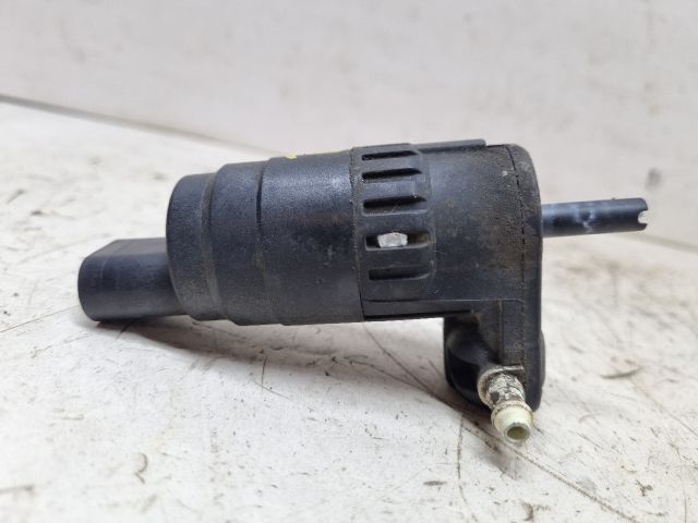 bontott VW GOLF V Első Ablakmosó Szivattyú