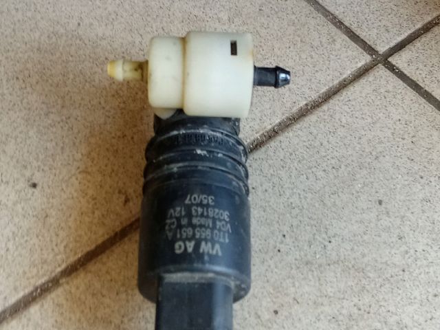 bontott VW GOLF V Első Ablakmosó Szivattyú