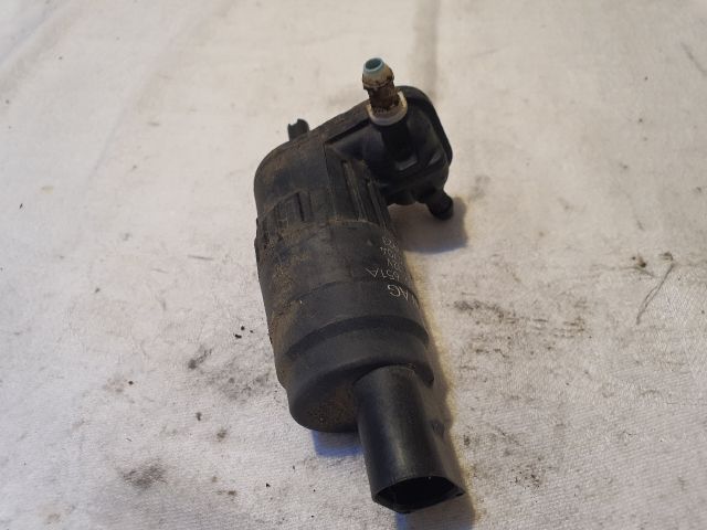 bontott VW GOLF V Első Ablakmosó Szivattyú