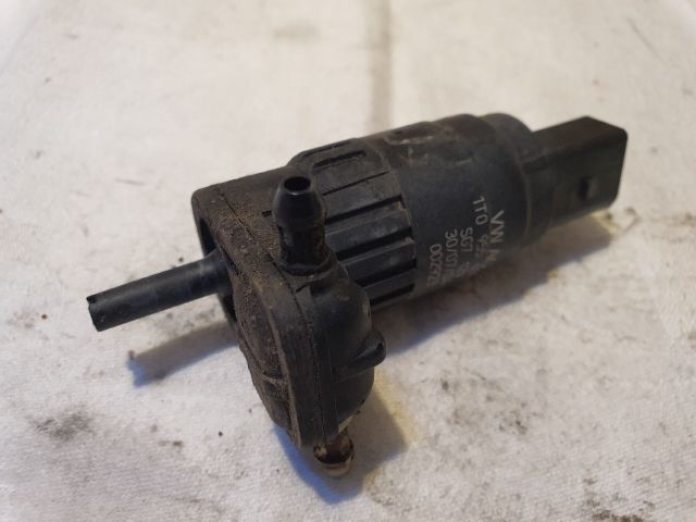 bontott VW GOLF V Első Ablakmosó Szivattyú