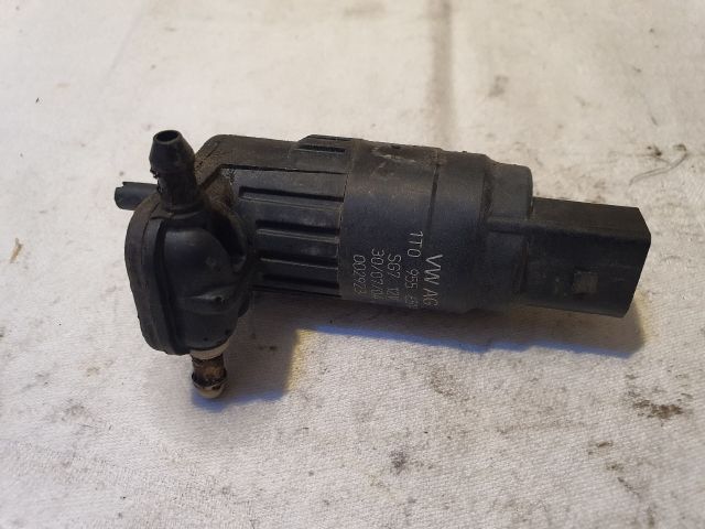 bontott VW GOLF V Első Ablakmosó Szivattyú