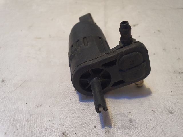 bontott VW GOLF V Első Ablakmosó Szivattyú