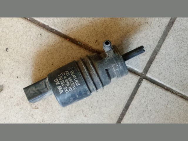 bontott VW GOLF V Első Ablakmosó Szivattyú