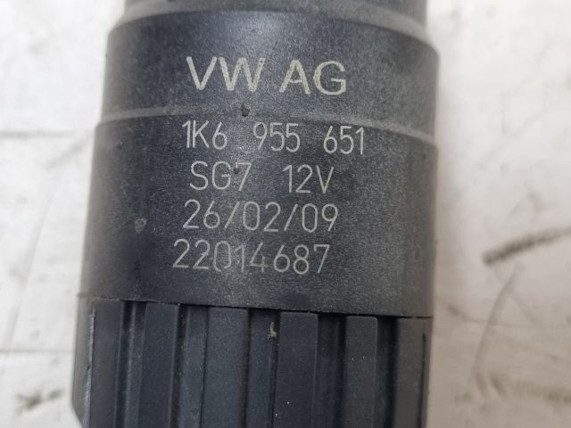 bontott VW GOLF V Első Ablakmosó Szivattyú