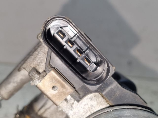 bontott VW GOLF V Első Ablaktörlő Motor