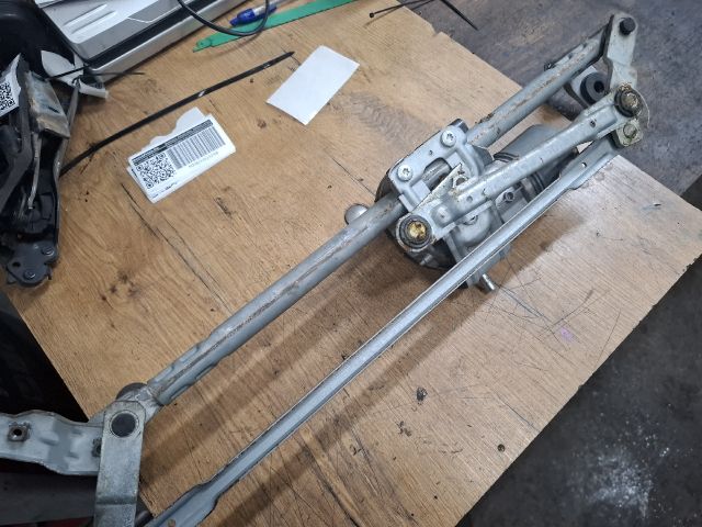 bontott VW GOLF V Első Ablaktörlő Szerkezet Motorral